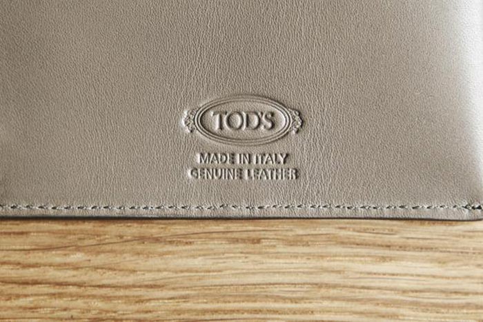 Pochette pour passeport par Tods et Monocle