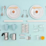 Accessoires de table IKEA mis en scene par Carl Kleiner