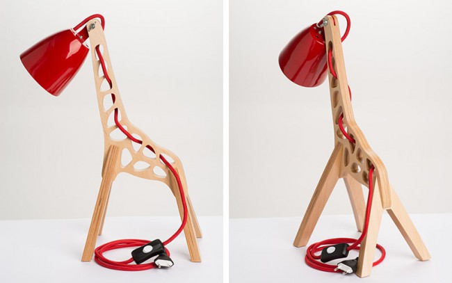 Lampe design en bois en forme de girafe