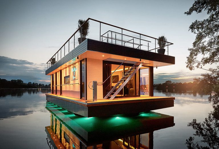rev-houseboat