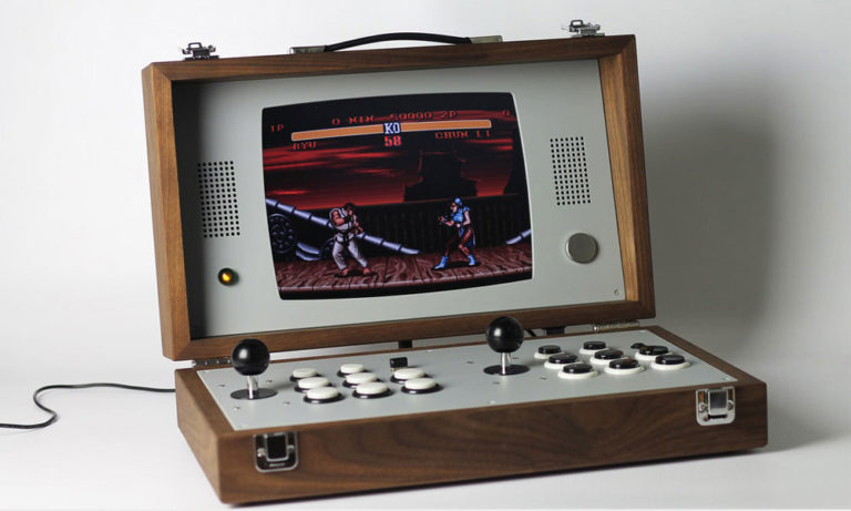 Cary42 : La console de jeux d’arcade portable